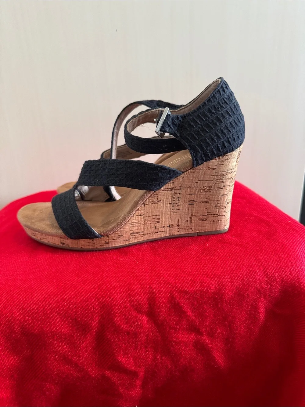 Toms stylish wedge